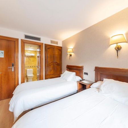 Hostal Sin Recep24H Puerta De La Villa - Pet Friendly & Restaurante Almazán Eksteriør bilde