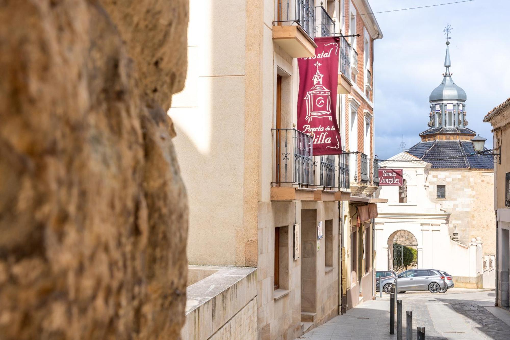 Hostal Sin Recep24H Puerta De La Villa - Pet Friendly & Restaurante Almazán Eksteriør bilde