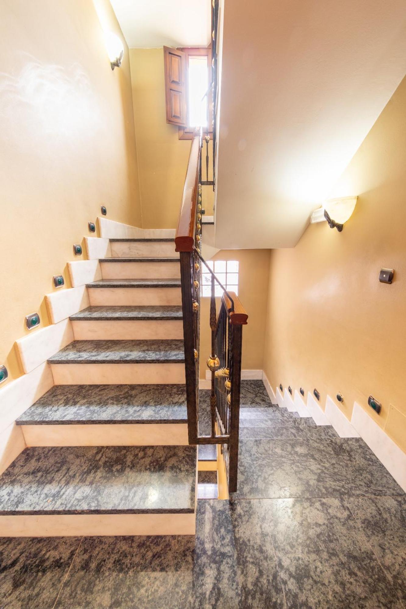 Hostal Sin Recep24H Puerta De La Villa - Pet Friendly & Restaurante Almazán Eksteriør bilde