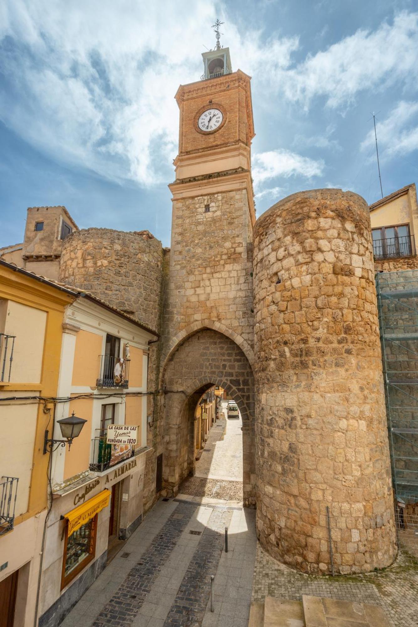 Hostal Sin Recep24H Puerta De La Villa - Pet Friendly & Restaurante Almazán Eksteriør bilde