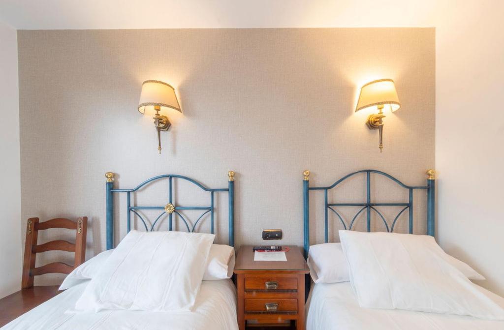 Hostal Sin Recep24H Puerta De La Villa - Pet Friendly & Restaurante Almazán Eksteriør bilde